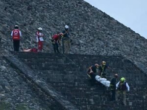 GUNMAN OPENS FIRE AT TEOTIHUACAN, KILLS TOURIST
